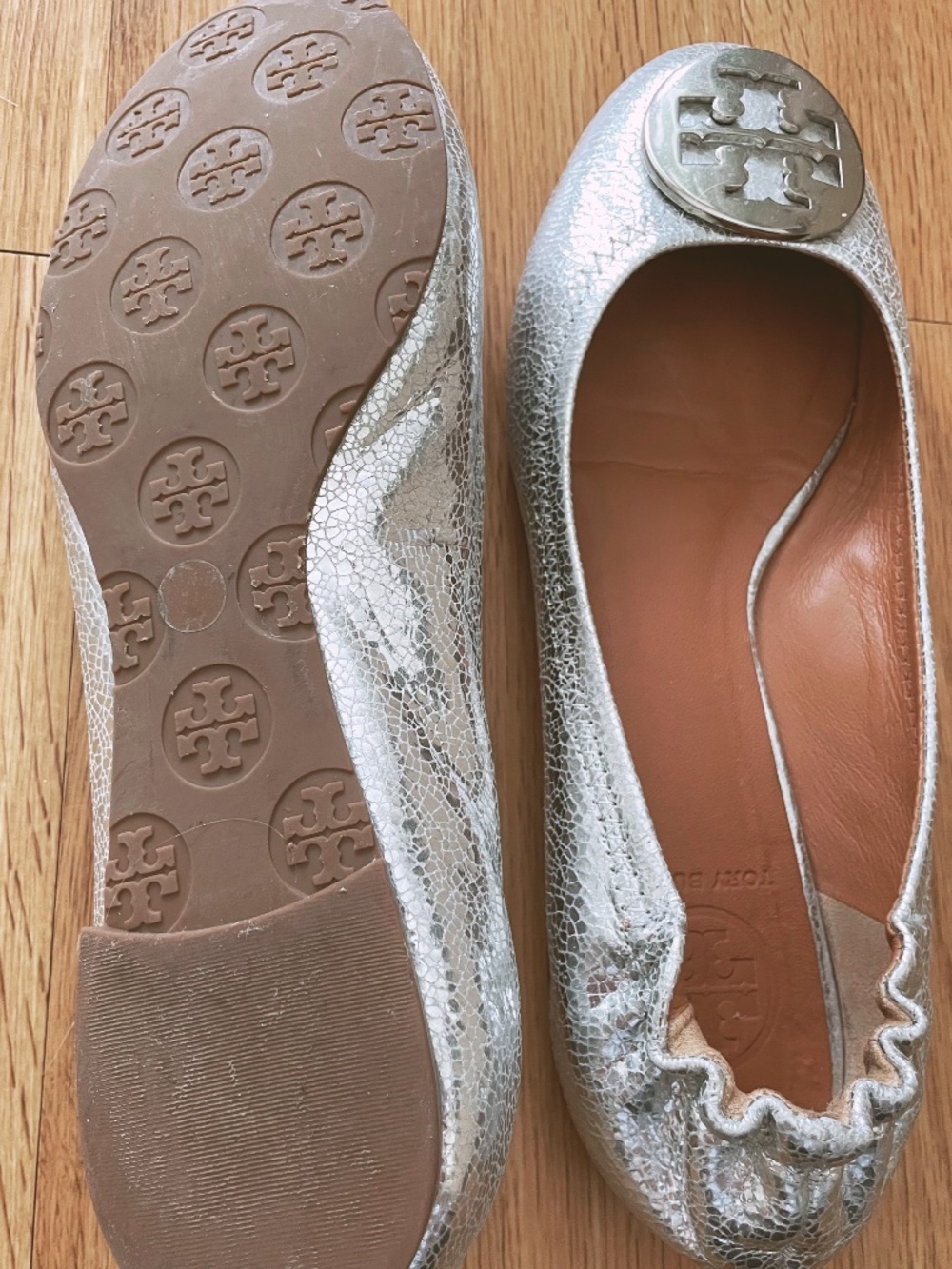 Tory Burch Logo Ballet Flats Metallic/Silver Size 7 - Picture 4 of 8